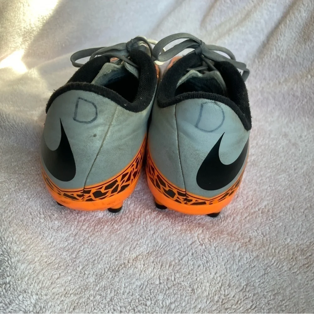 Boys Nike cleats Hypervenom 3.5Y
